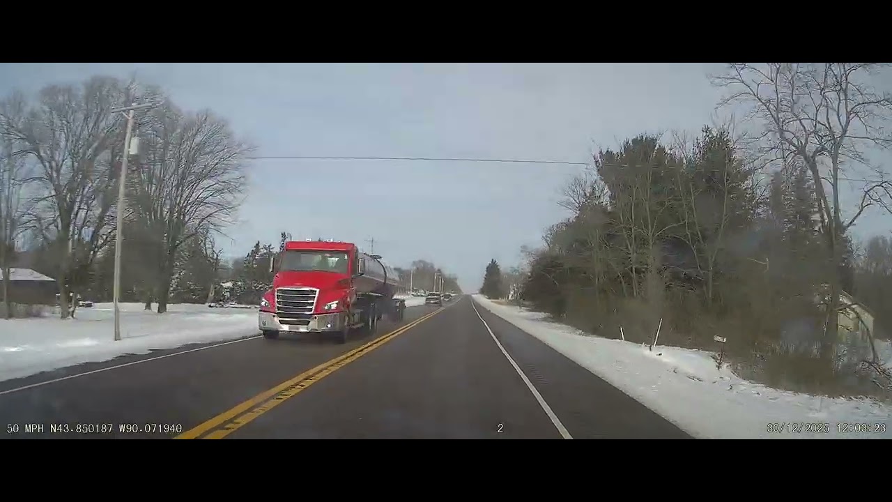 20251230115820 000712Preview of 2026 last dashcam of 2025 Dec 30 2025 silver 06