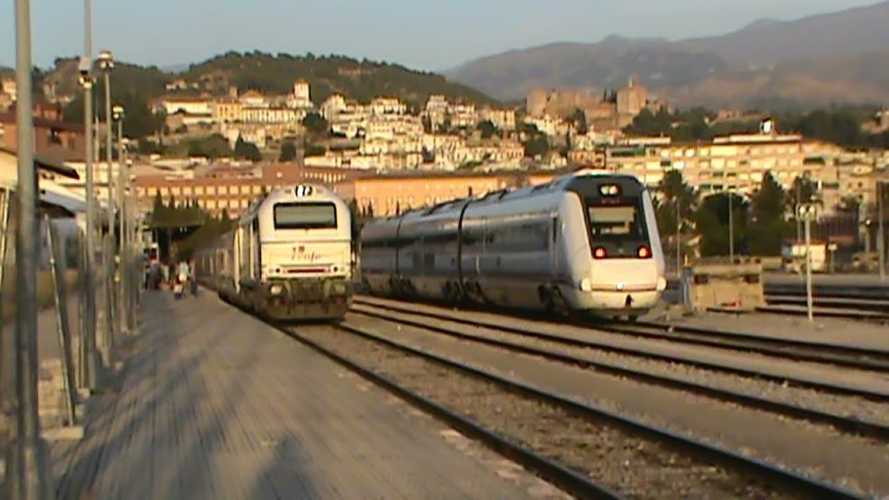 Tarde de verano en la estacion de Granada / A summer afternoon at Granada´s station