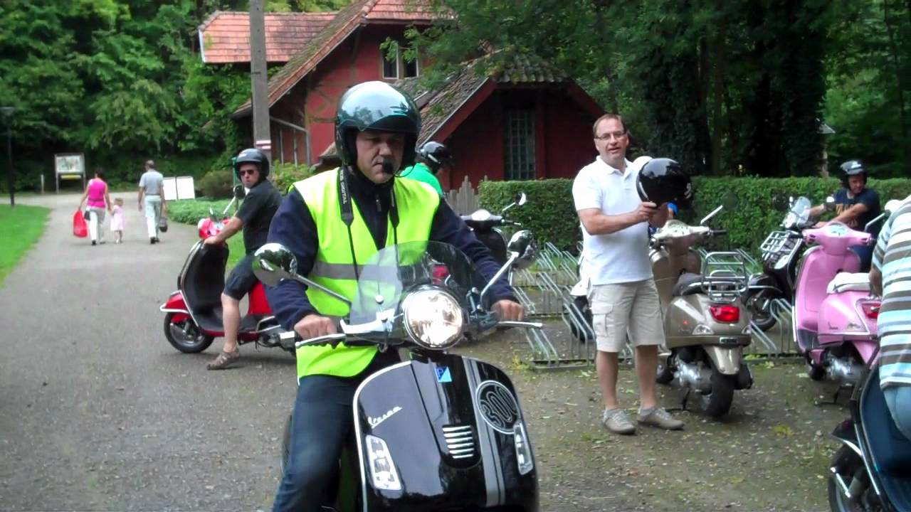 Bart Vrijgezellen 2011 Vespa Fun 1