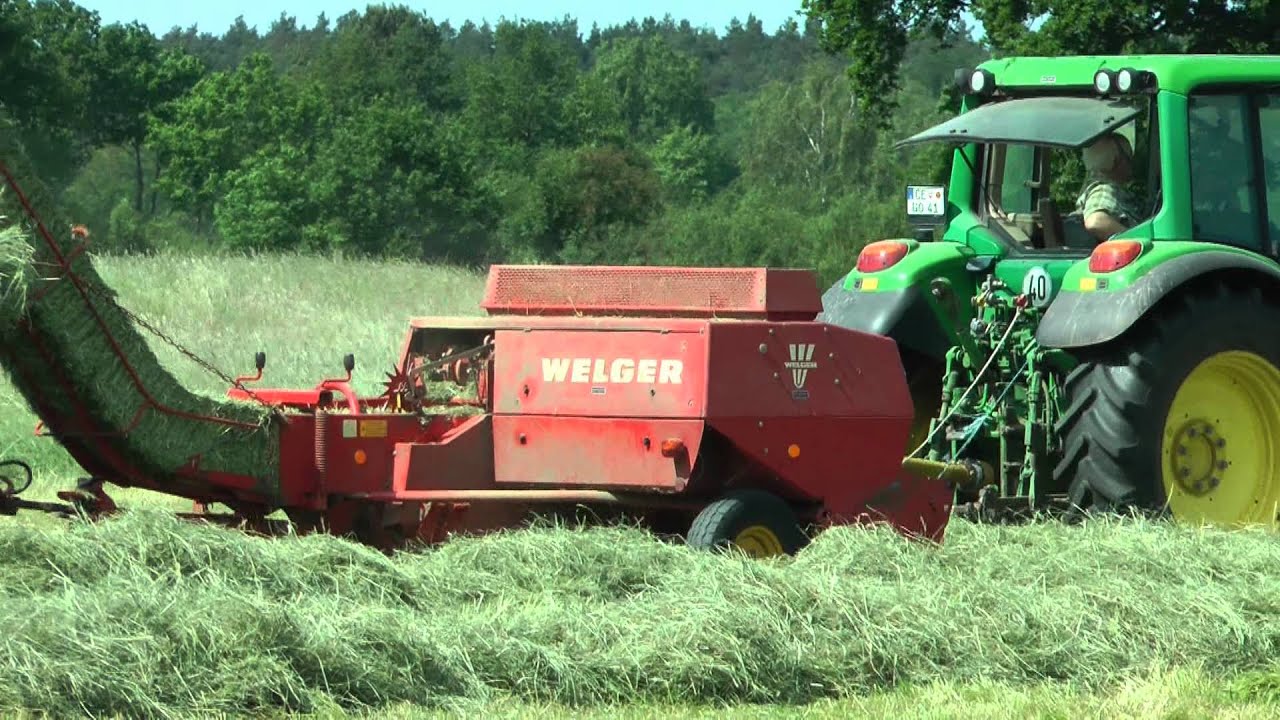 Heuernte 2012 - John Deere 5420 mit Welger AP 530