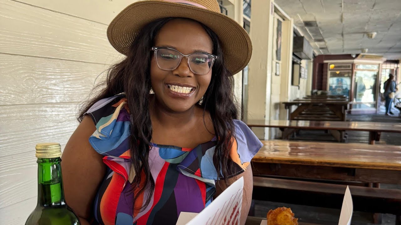 Vlogmas ep 1: Tried the famous fish and chips place in Hout Bay kalk bay. #Capetown #houtbay #food