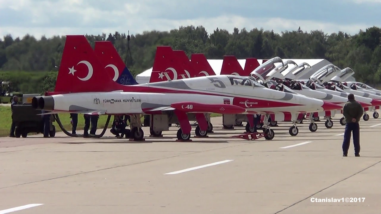 Wonder Woman - Esra Ozatay - leader Turkish Stars. Aerobatic team. F-5 Freedom Fighter. Армия-2017