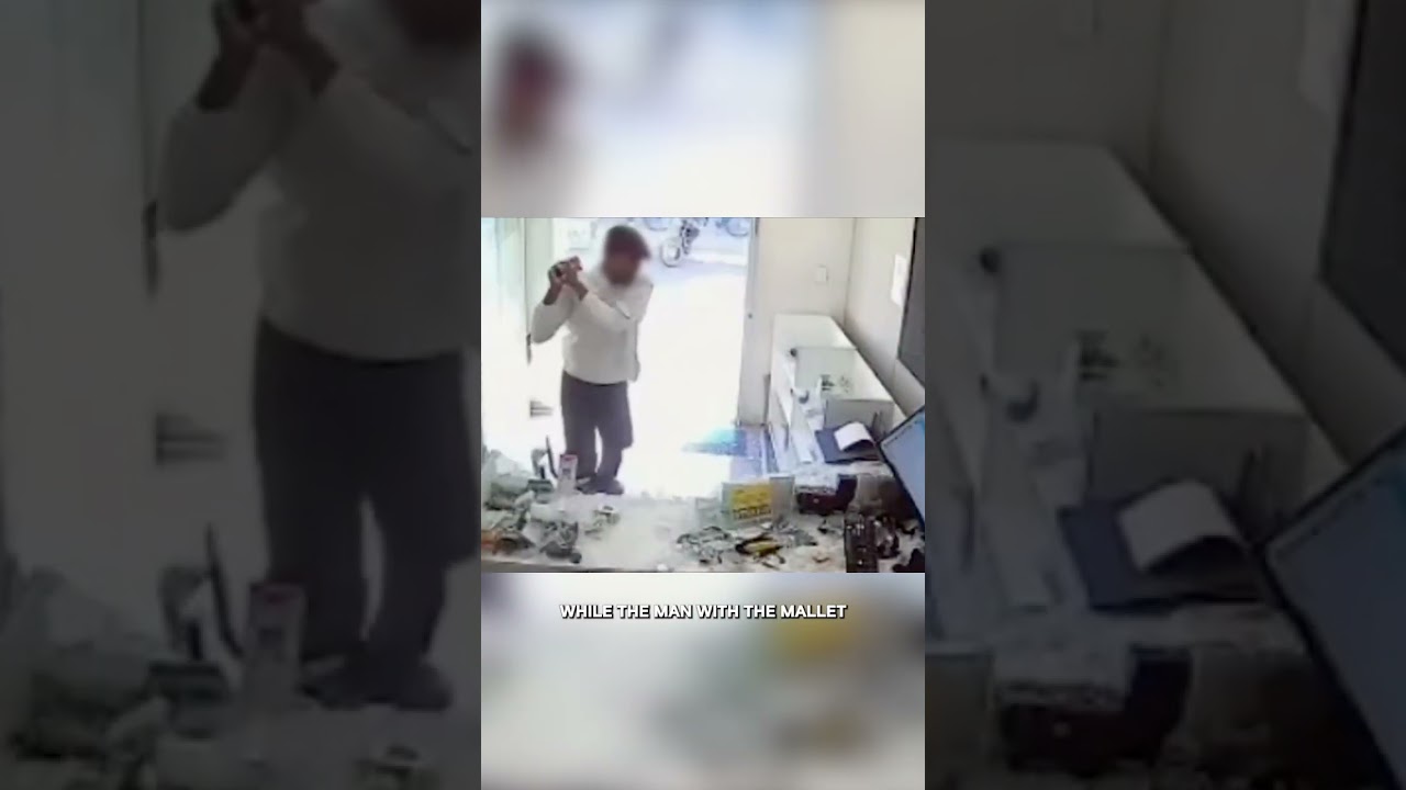 Customer Returns With Vengeance After Refund Dispute | Customer Wars | A&E #shorts