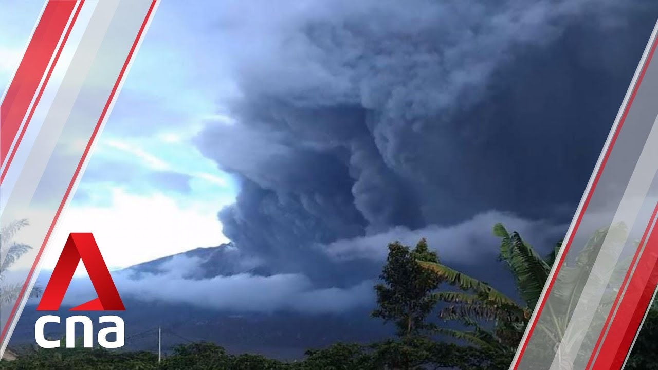 Mt Sinabung in Indonesia erupts, spewing ash 2,000m into the air