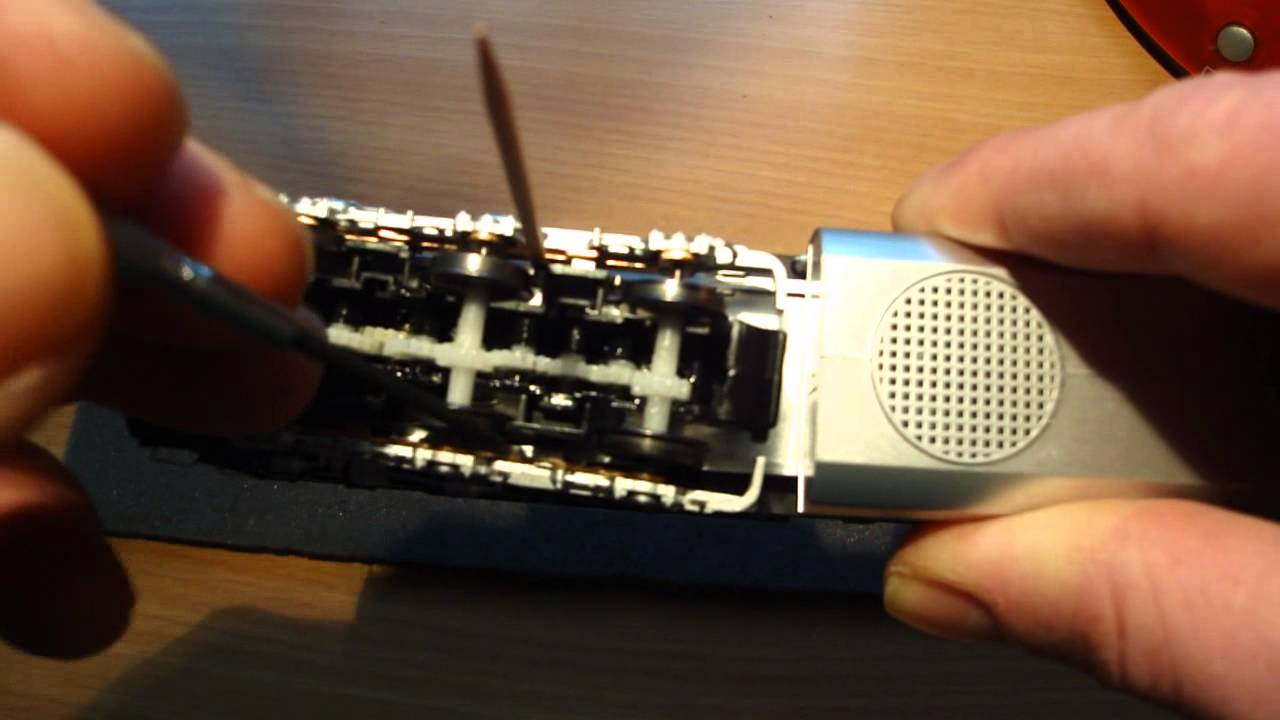 how to open a MTH SD70ACe a little bit easier
