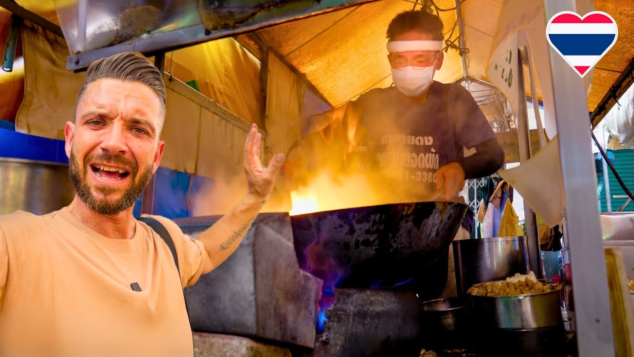 BANGKOK STREET FOOD Sells Out in 3 HOURS! 🇹🇭 Real Back Alley Silom Bangkok Street Food!
