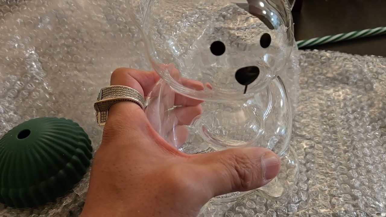 Обзор и распаковка стаканчика Starbucks Barista Bear!
