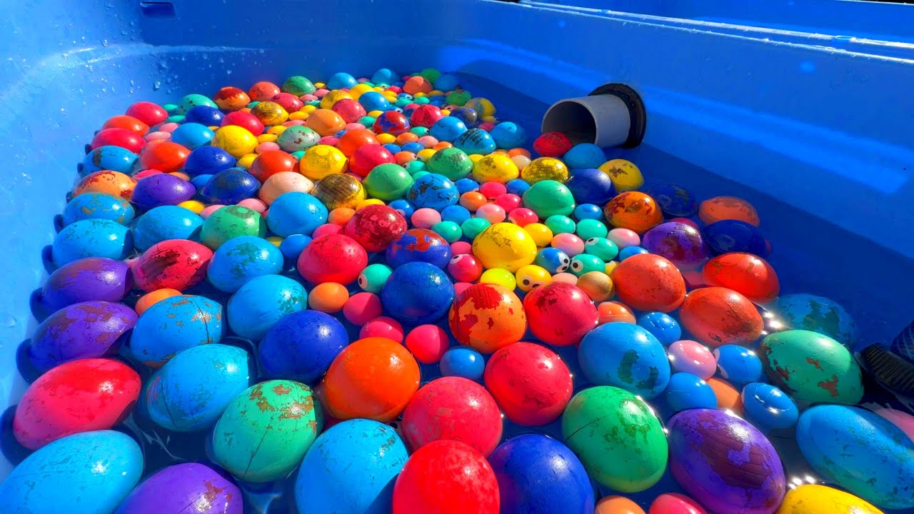 Water Marble Run ☆ Roll a ball through an icy water tank