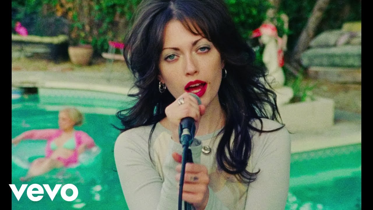 Violet Grohl - Bug In The Cake (Official Music Video)