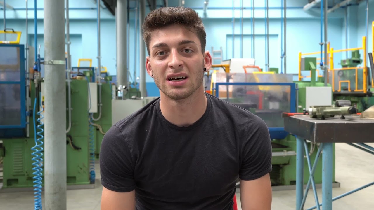 Luca è Programmatore di Macchine CNC