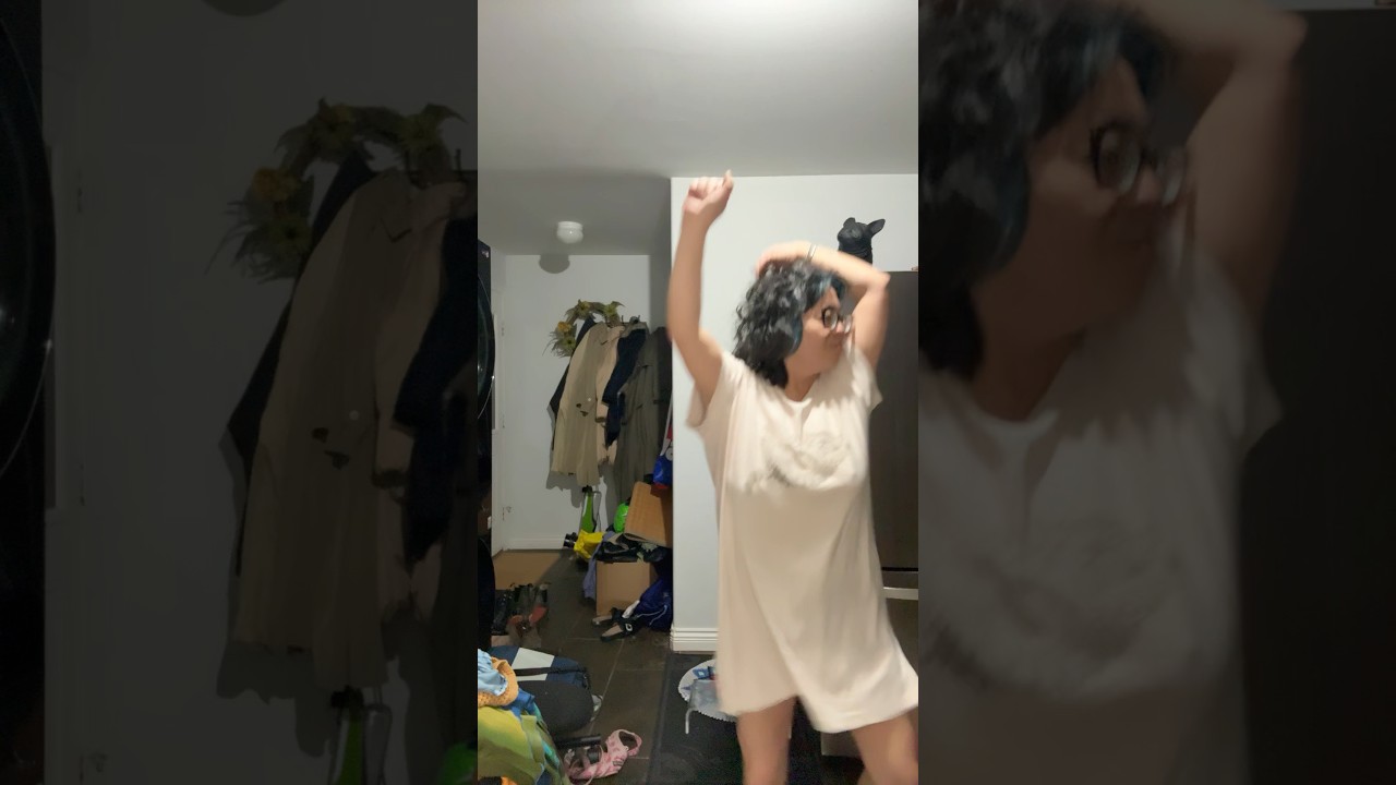 Приходите и заберите это. #tbk #funny #dancebreak #over50 #kitchendance #viral