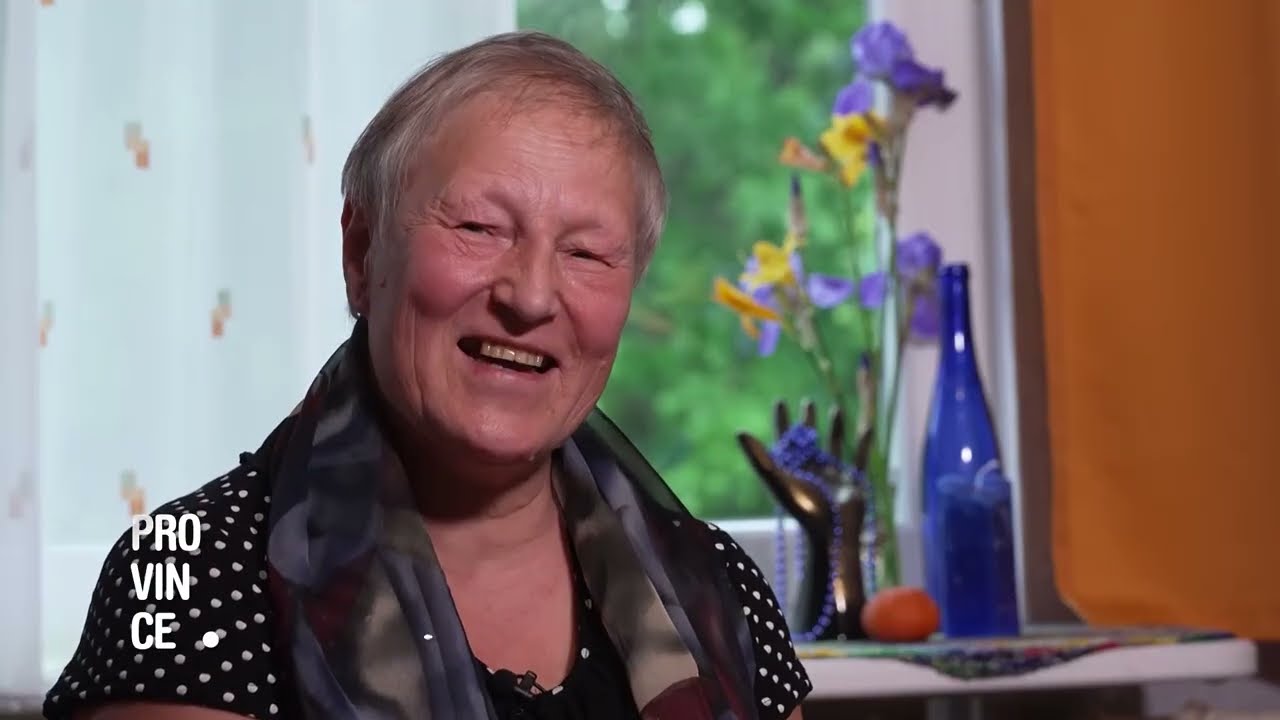 Kafija un lūpu krāsas.