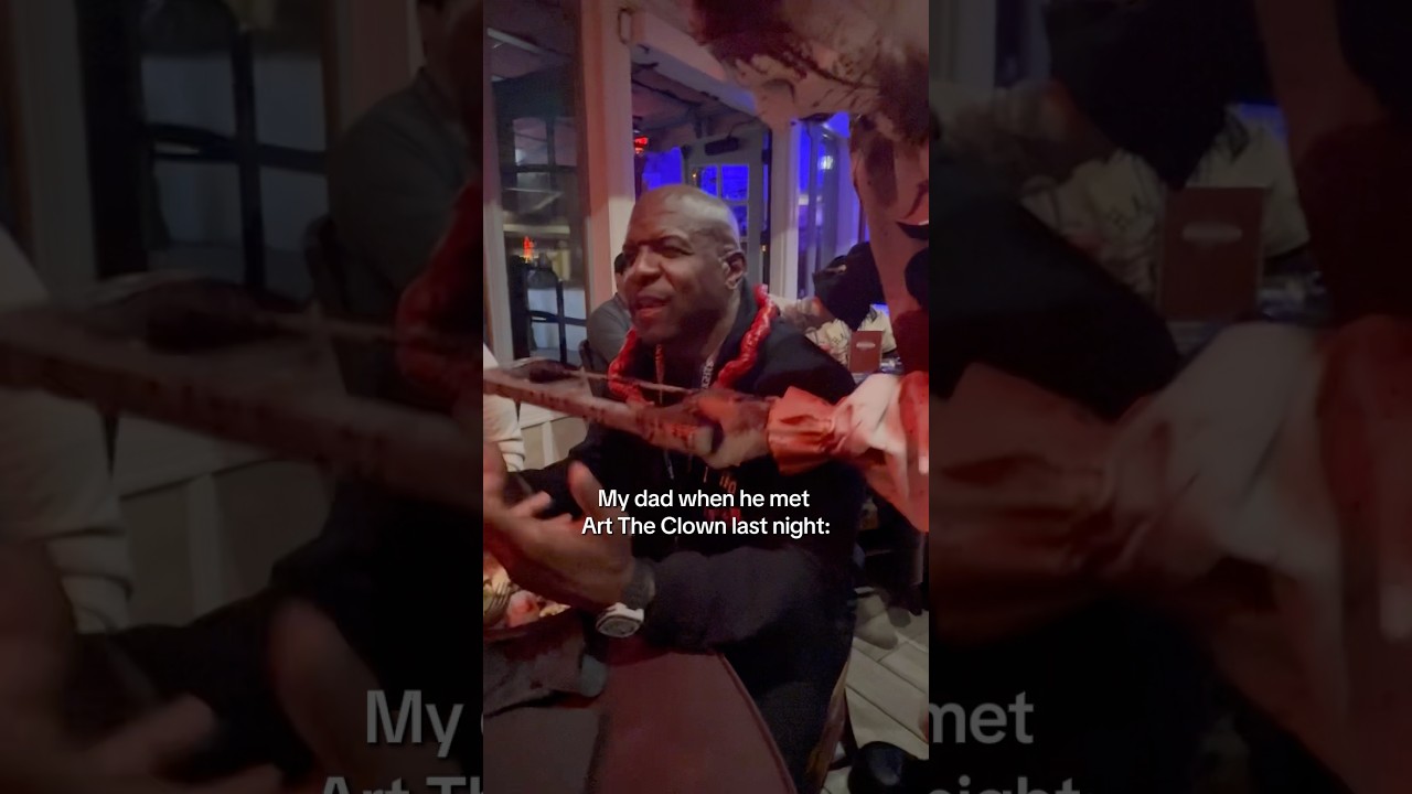 My dad @terrycrewsfans meeting Art the Clown 😂😆 #terrycrews #horrornights #arttheclown