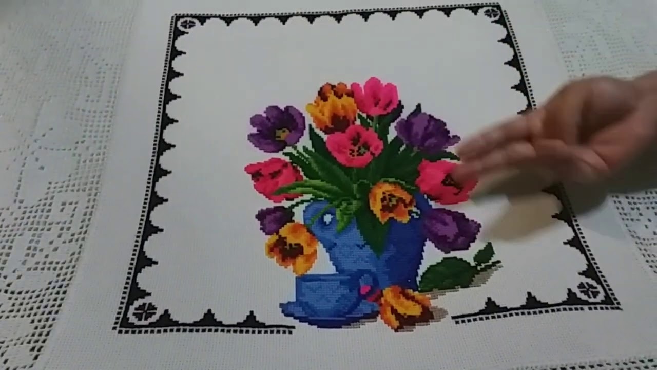 Primer video del Año 2021 Servilletas de 💐⚘🌷🌼🌻🌺🥀🌹🏵💮🌸💐 en Punto de cruz ... #puntodecruzluguis