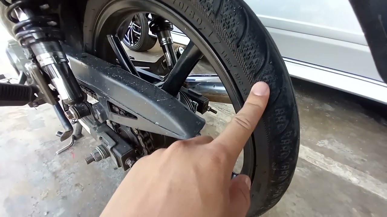 Cara menggunakan emergency tyre weld (Puncture repair). Sangat berguna apabila tayar bocor