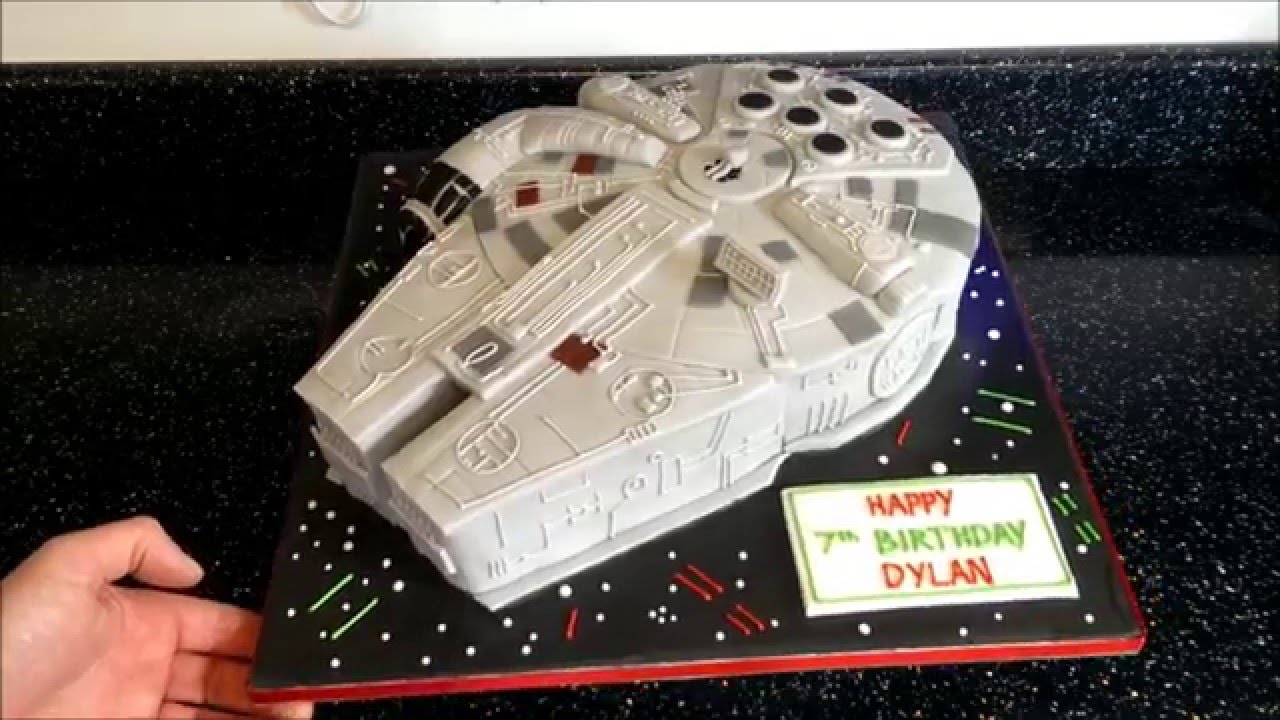 Millennium Falcon cake with lights, Time lapse