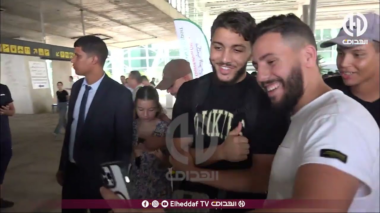 شـــاهــد...لحظة وصول عناصر المنتخب الوطني بن طالب و بن رحمة الحاج موسى و بن شبعيني إلى أرض الوطن