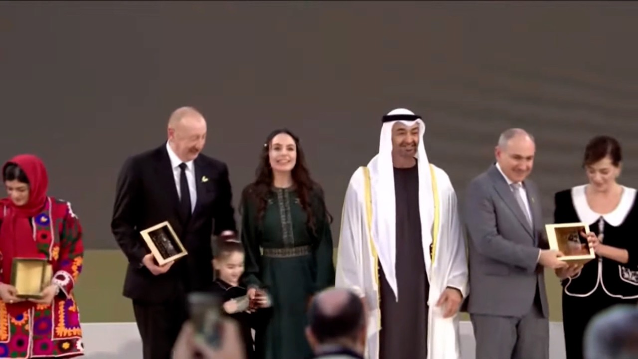 «Զայեդ» մրցանակաբաշխությանը բեմ են հրավիրվել նաև Աննա Հակոբյանը, Ալիևի դուստրը թոռնուհու հետ