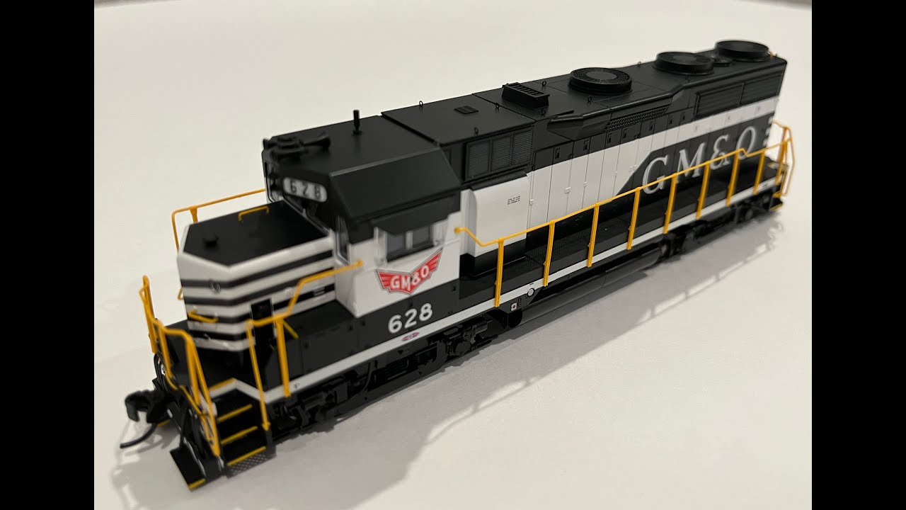 Product Review: Walthers Proto GP35 Gulf Mobile & Ohio (GM&O), March 2024
