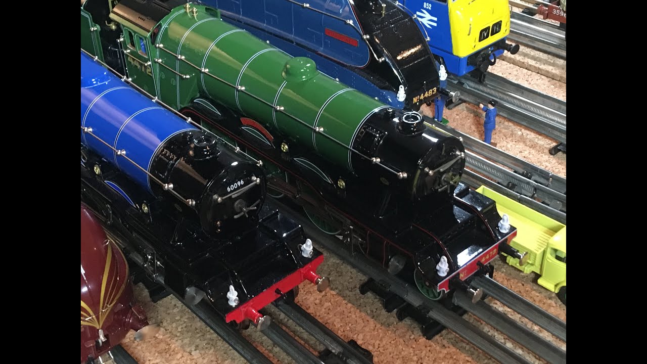 ACE Trains 0 Gauge LNER A3 Locomotives 'Flying Scotsman' and 'Papyrus'.