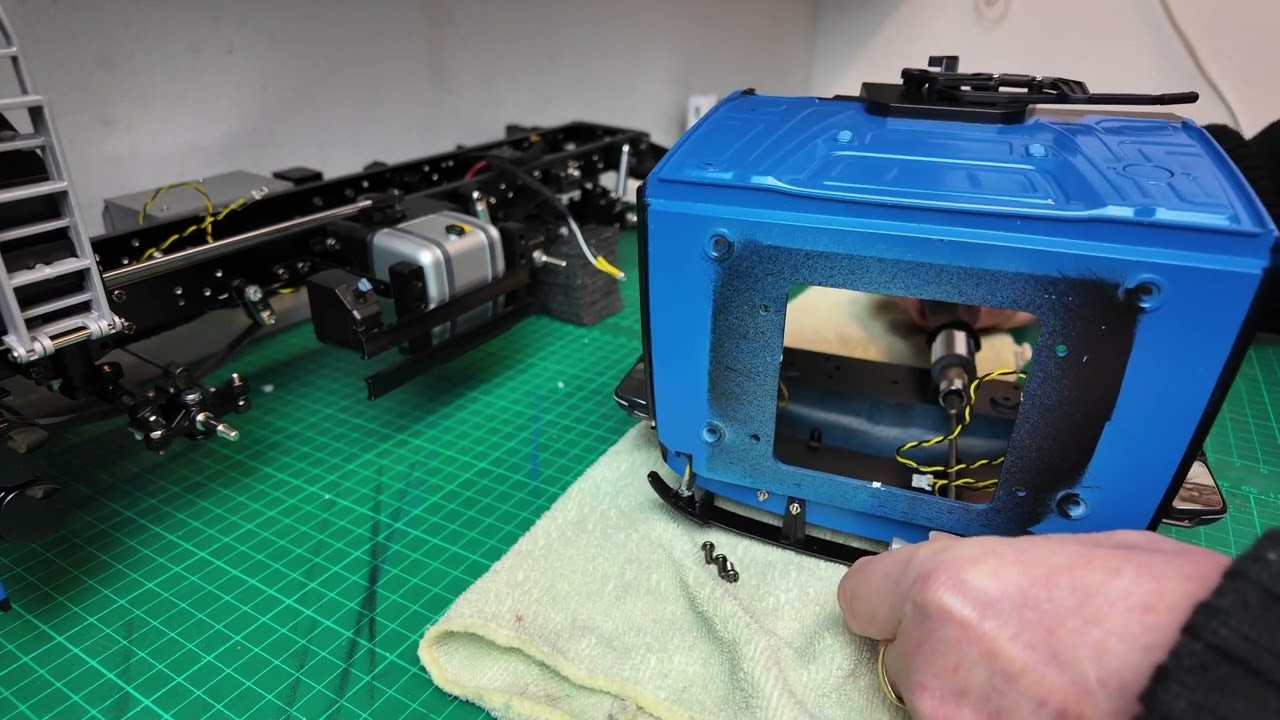 Tamiya Mercedes, Arocs 4151 Tipper truck build P9