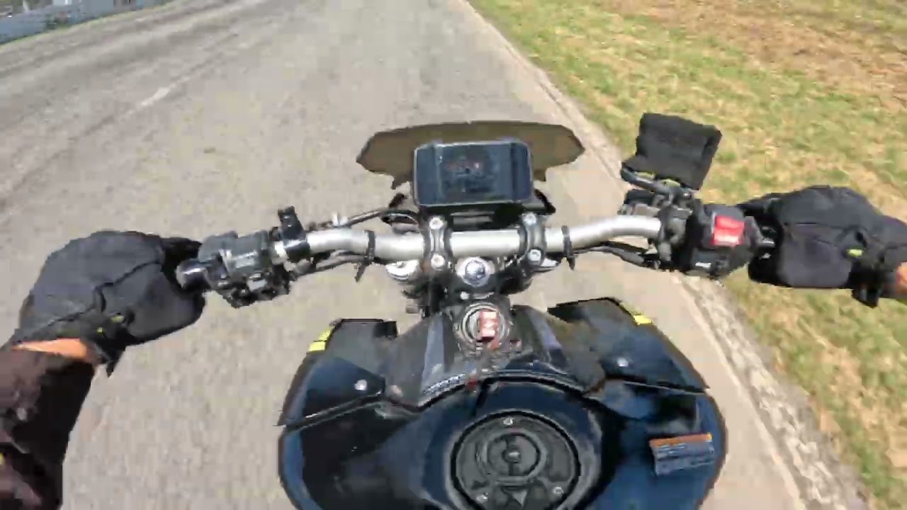 Gsx 1000 vs mt 09 en la guacima defendiendo el honor de las mt09