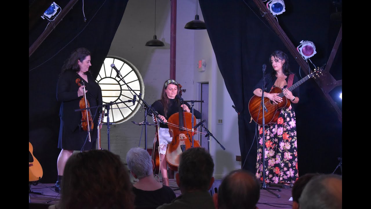 Dodi Li - Rabbi Deborah Sacks Mintz live with New Moon Rising (feat. Elana Arian and Chava Mirel)