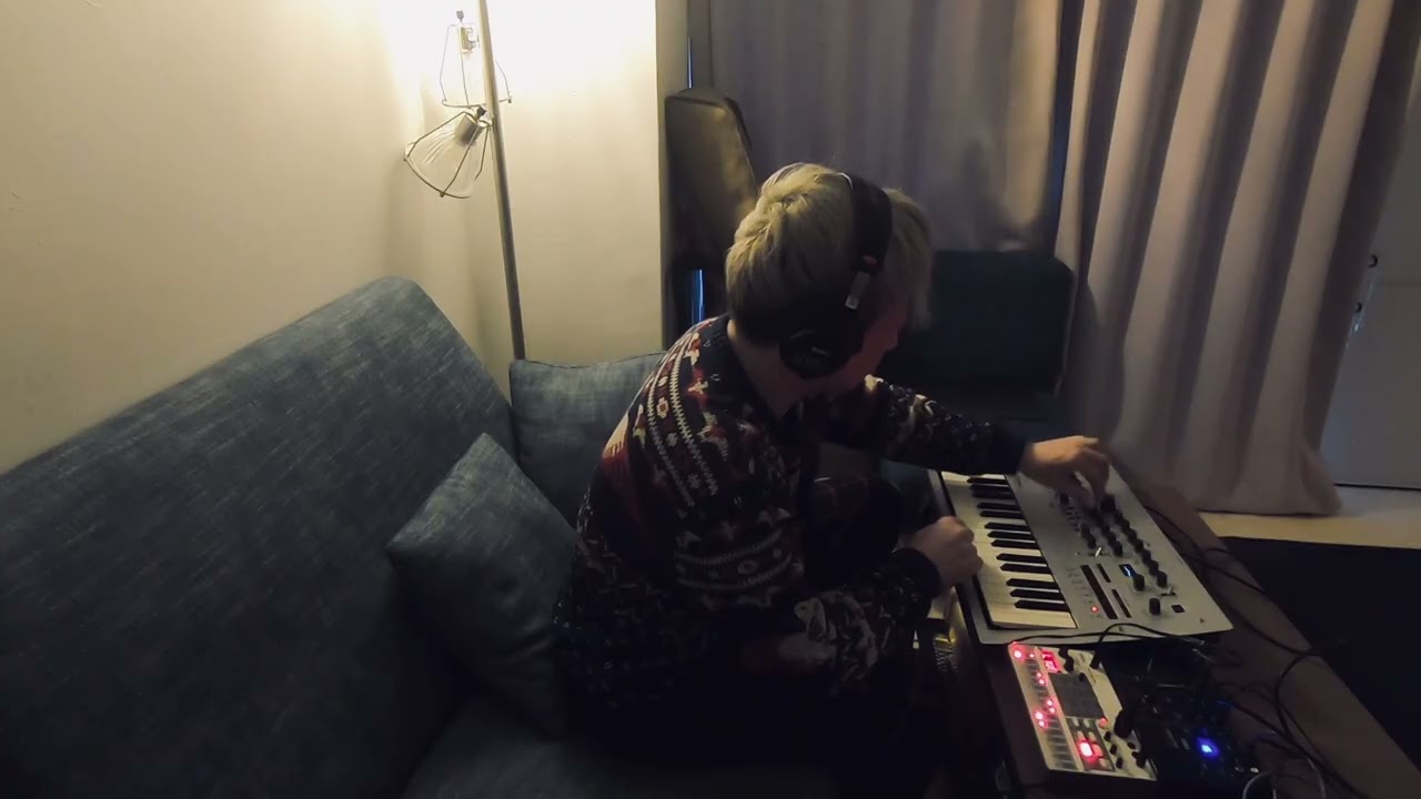 KORG minilogue , volca sample , monotron duo