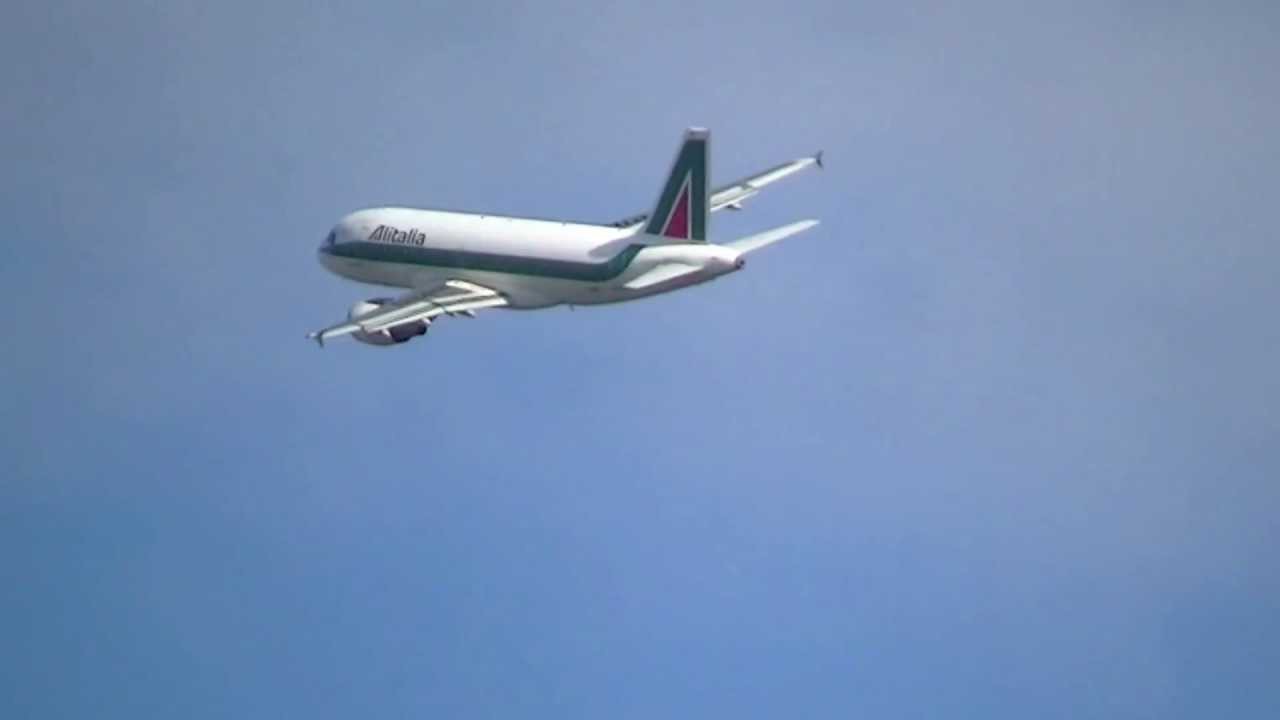 Alitalia taking off from runway 05 in Florence LIRQ (HD)