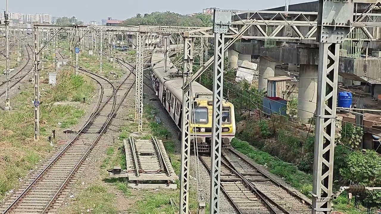 Mumbai Local Trains at Kurla  |Arrivals, Departures & Skips #trending_#indianrailways_#mumbailocal