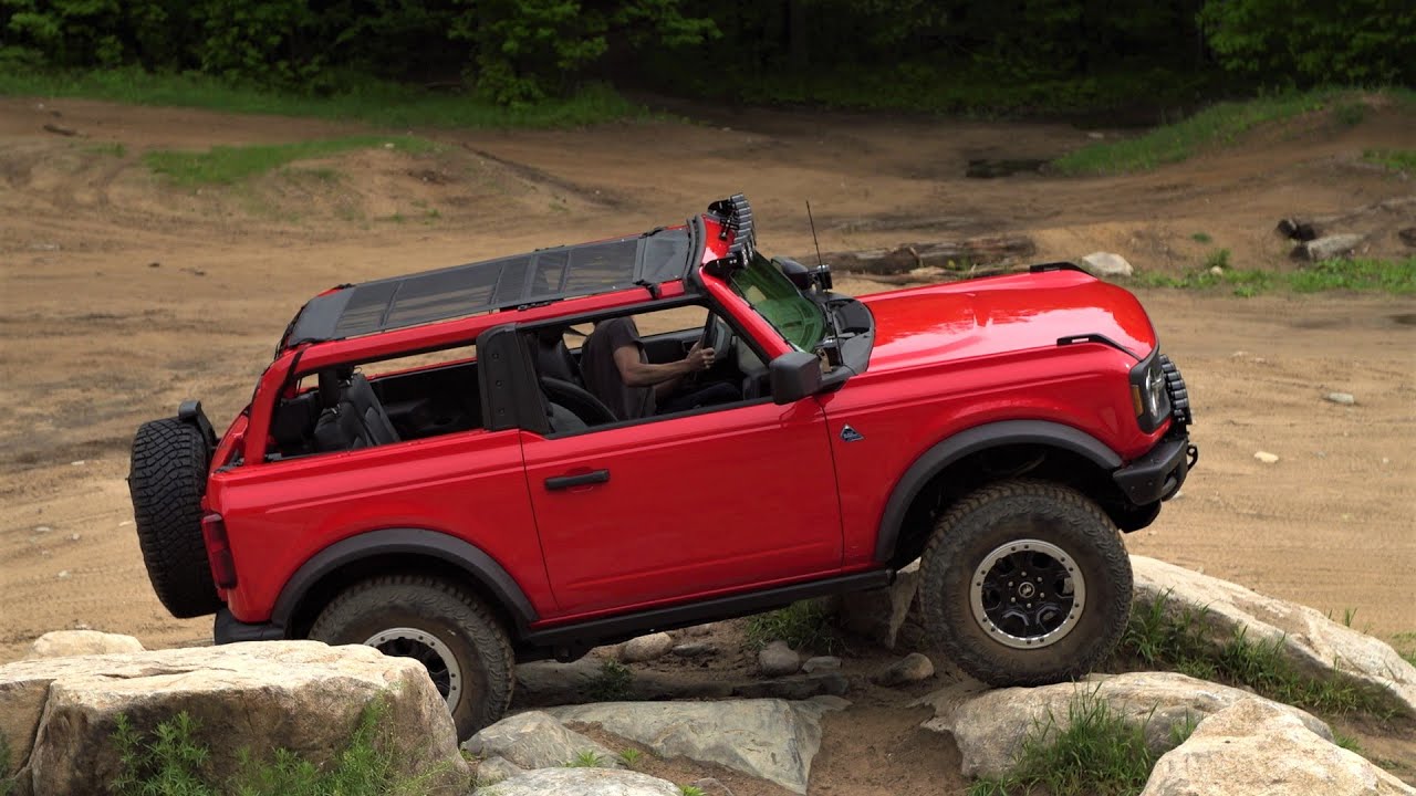 NEW 2021 Ford Bronco Black Diamond 2 Door Sasquatch Walk Around