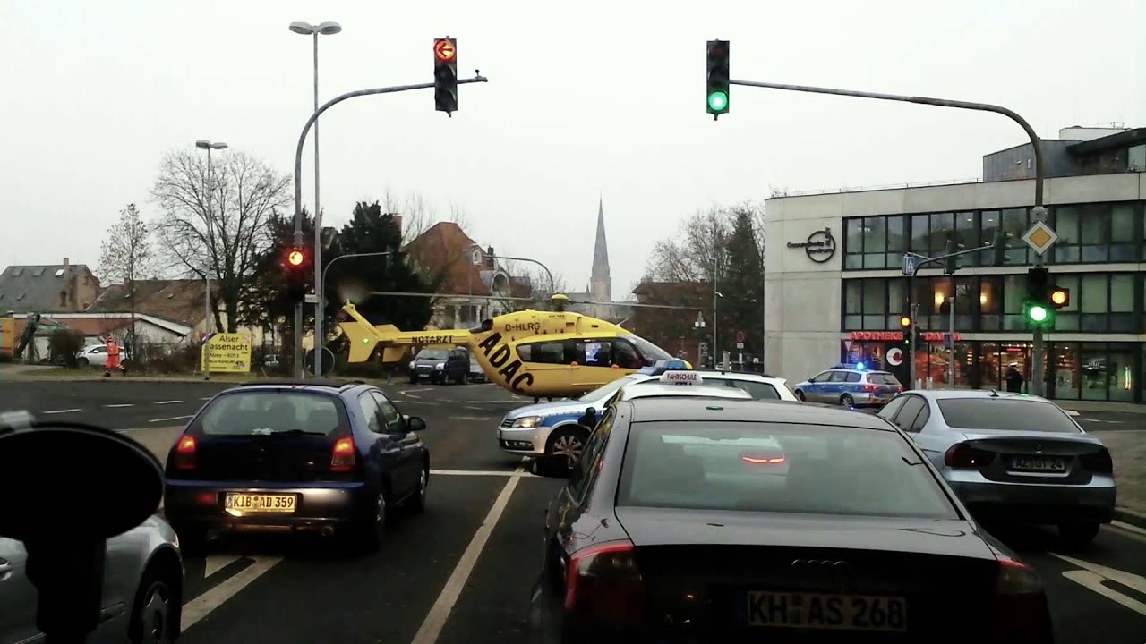 Hubschrauberlandung auf Kreuzung in Alzey am 2015-02-17