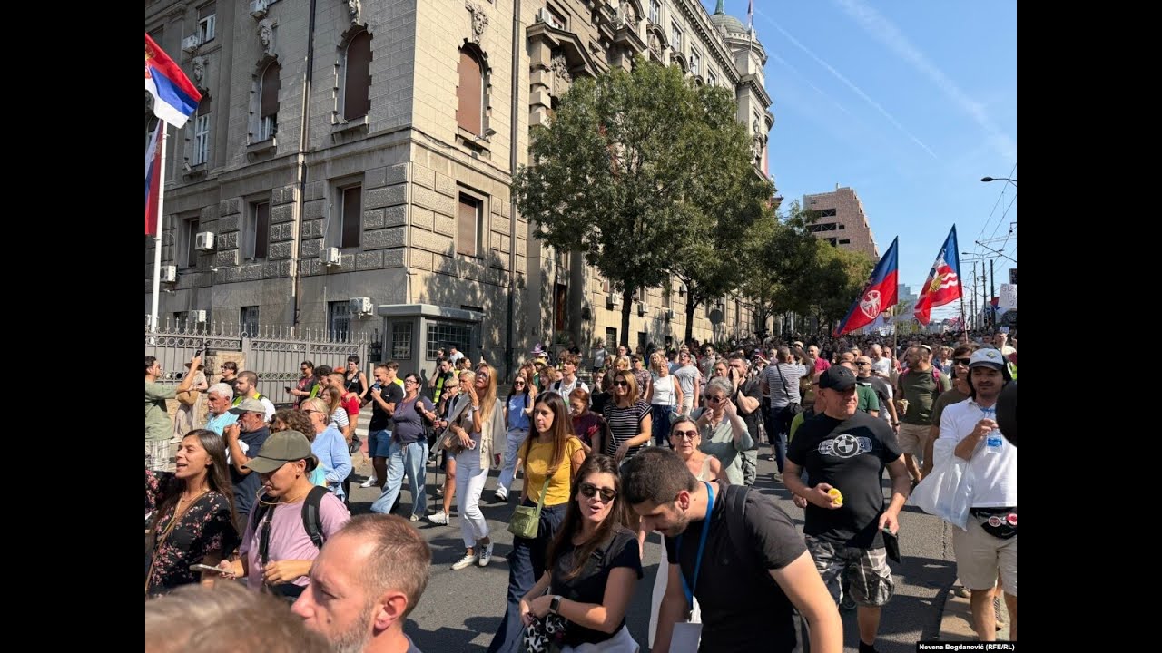 'Udarali su nas suzavac, kordoni i gumeni meci': Demonstranti u Srbiji optužuju policiju za nasilje