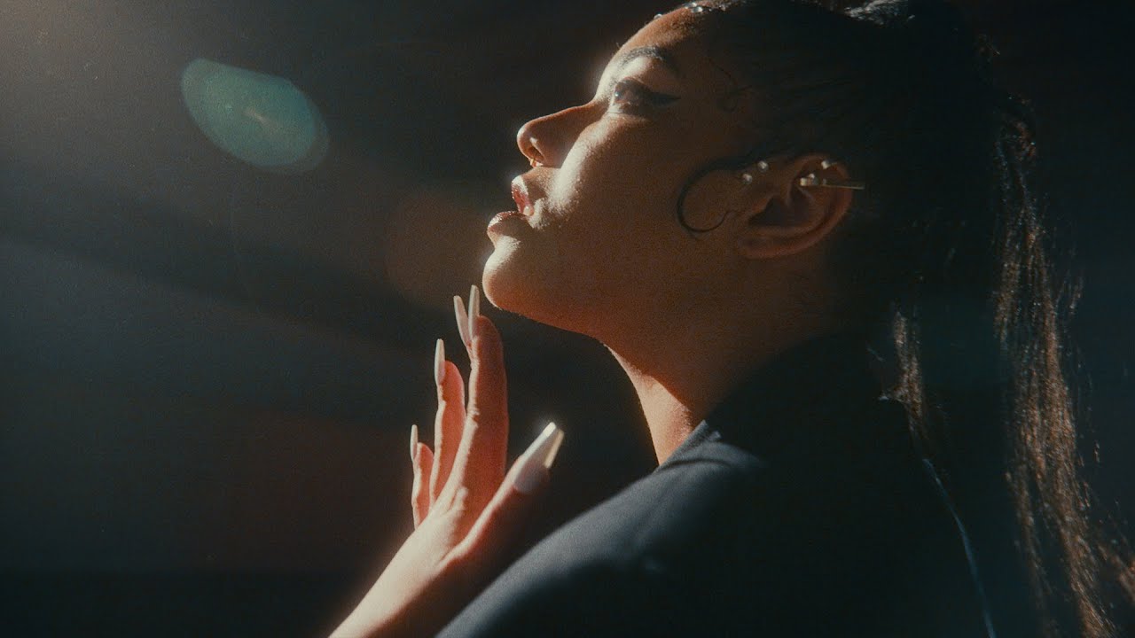 Hellwana - Das Leben feat. Arleta