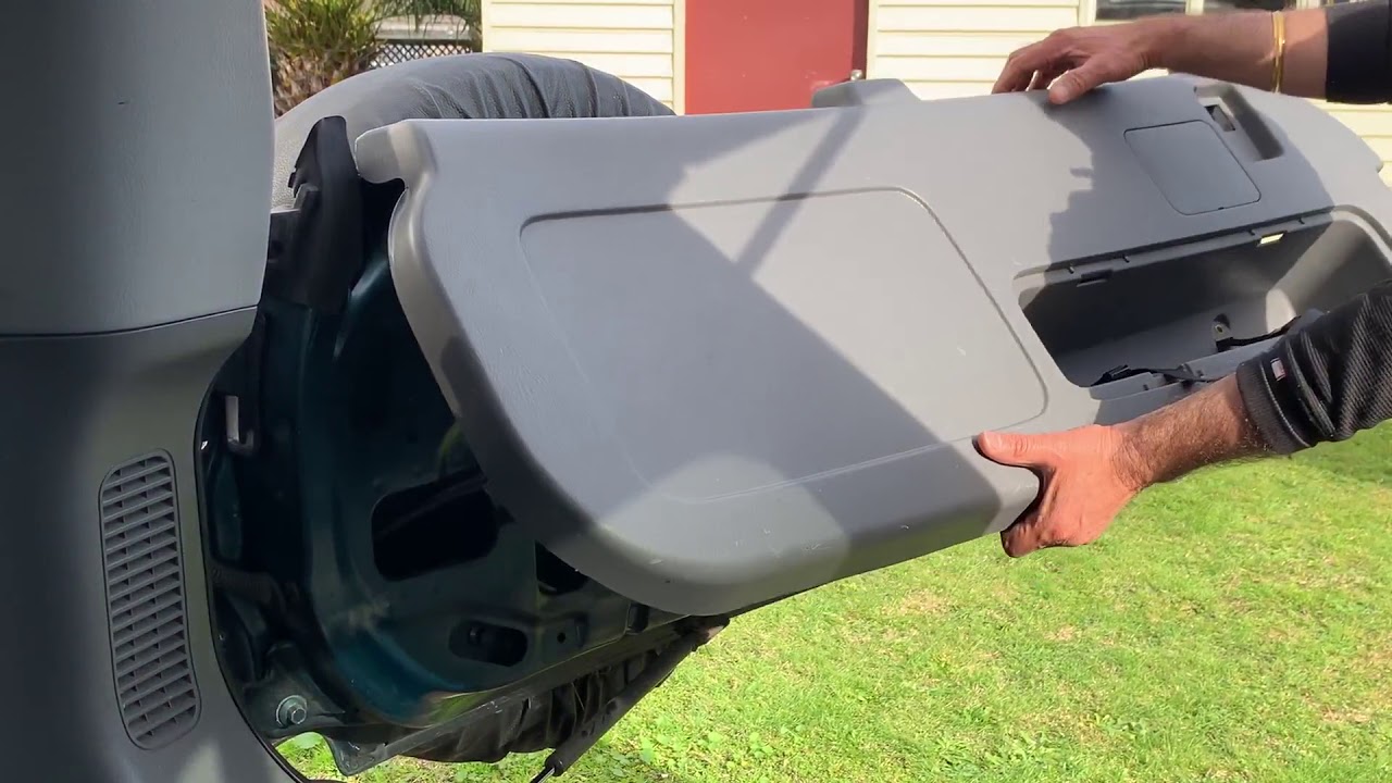 TAIL GATE /   REAR DOOR PANEL REMOVAL HONDA CRV