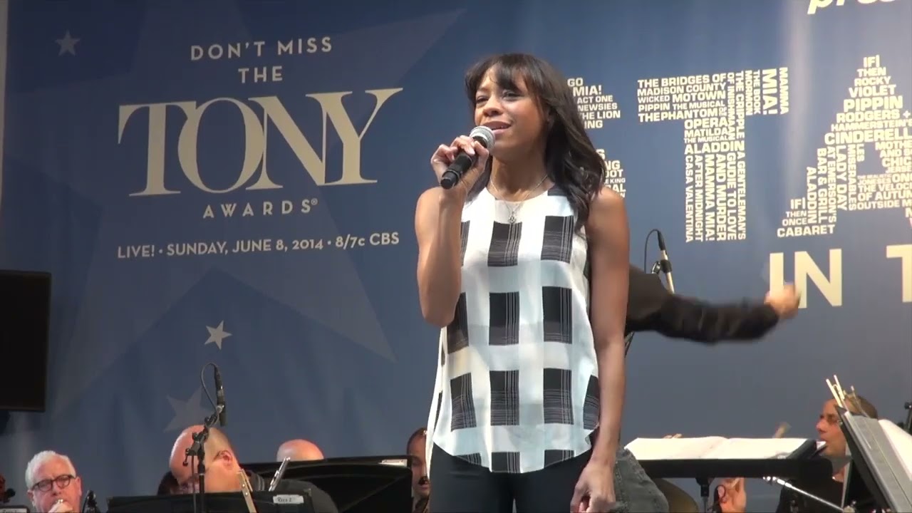 LES MISERABLES' Nikki M. James Sings 'On My Own' at STARS IN THE ALLEY