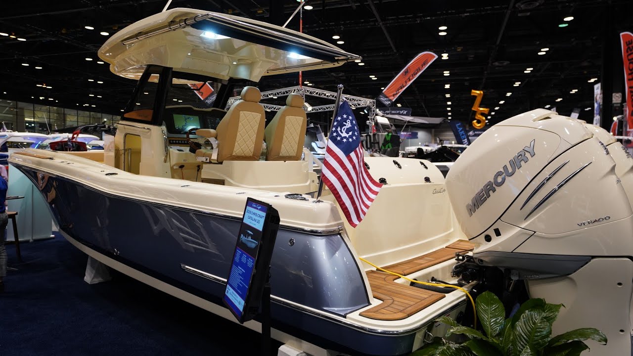 New Chris Craft Catalina 30 !  An Absolute eye Popper !