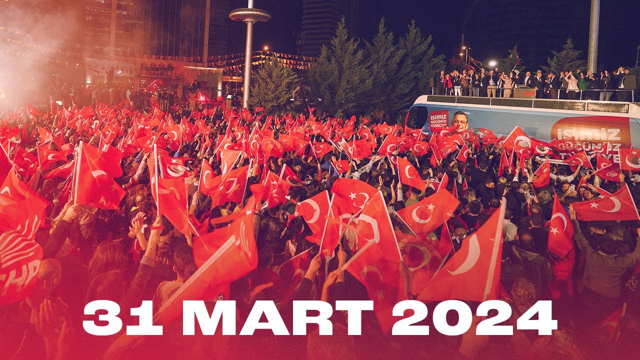 CHP GENEL BAŞKANI ÖZGÜR ÖZEL, CHP GENEL MERKEZİ ÖNÜNDE TOPLANAN VATANDAŞLARA HİTAP ETTİ