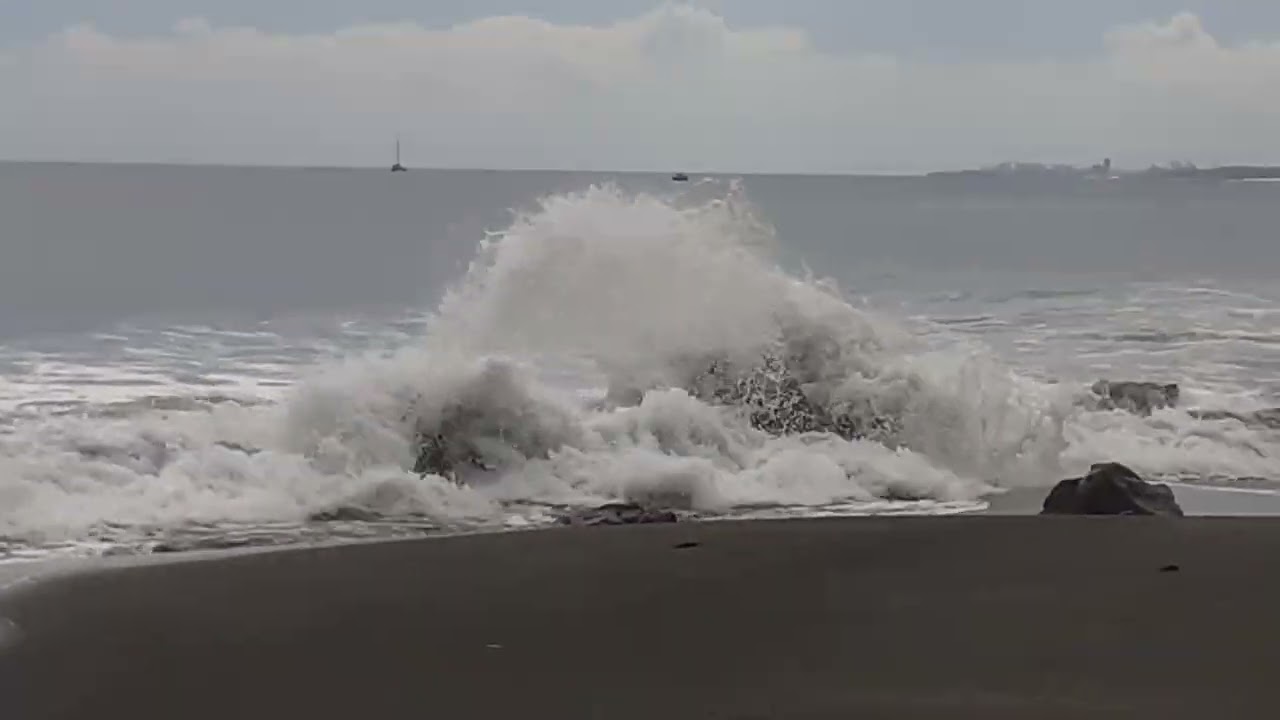 Shore Break Baie de Saint Paul ( Ile de La Réunion ) 