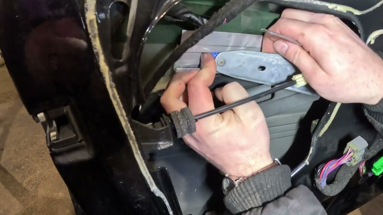 Byte fönsterhiss clips på din Volvo