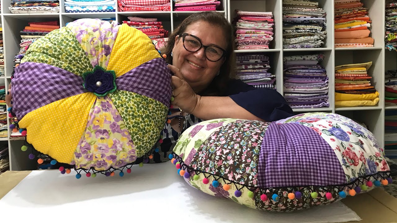 Almofada Dupla Face Redonda ! De Retalhos !!!