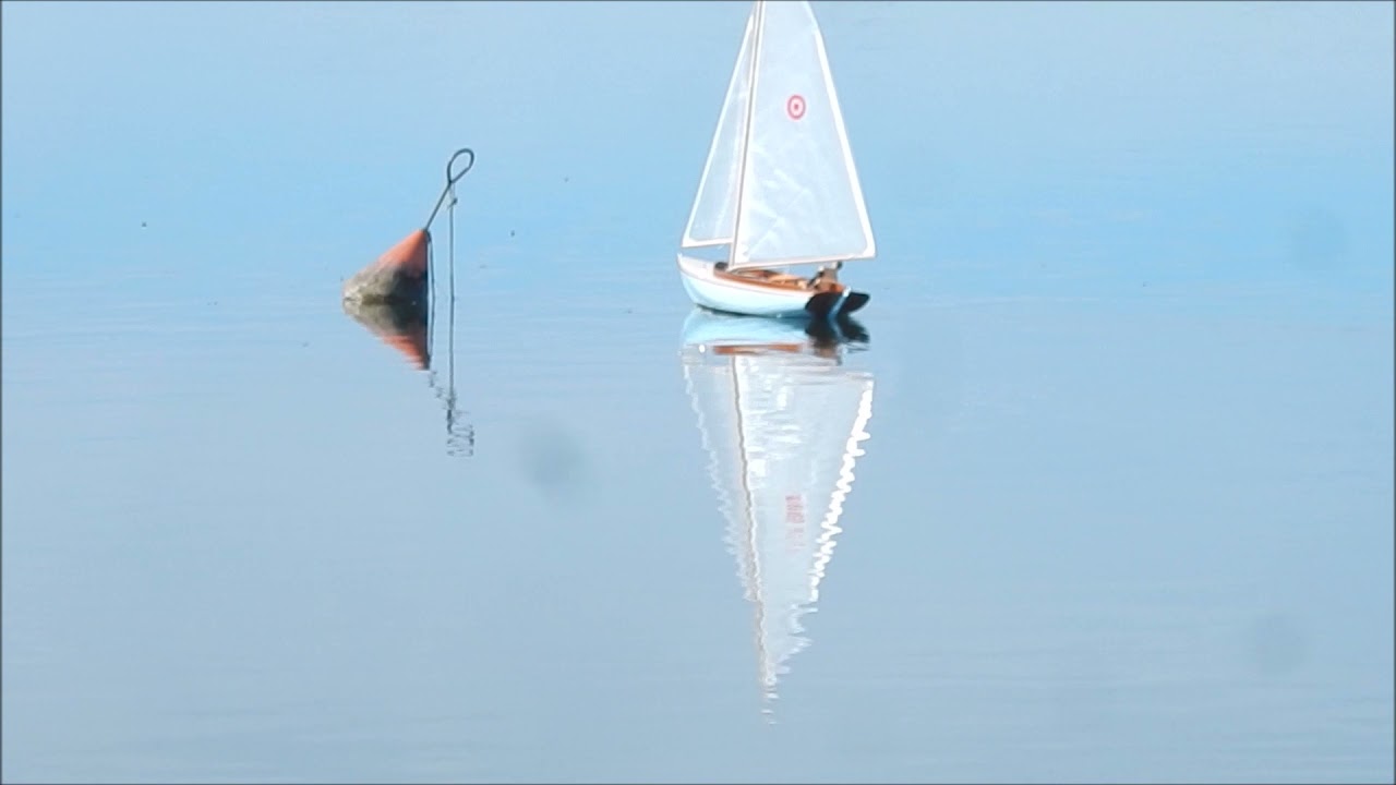 Bullseye - eine Herreshoff von Klaus Bartholomä - und kommender Bausatz bei aero-naut