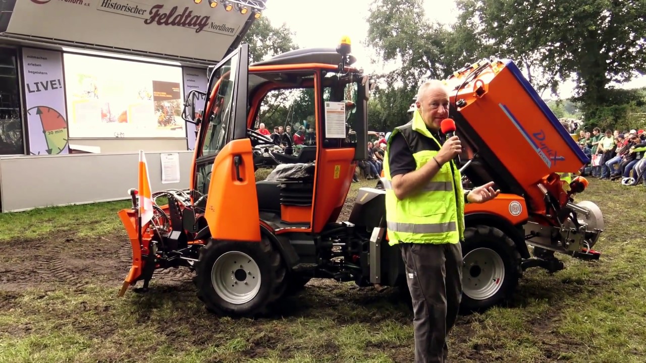 Vorstellung von Max Holder Traktoren auf dem historischer Feldtag in Nordhorn 2017 - Holdertreffen