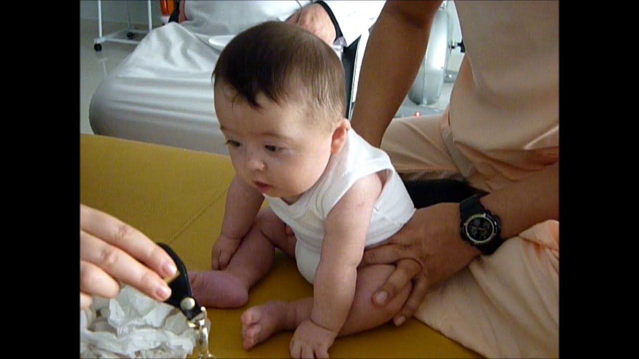 Mohammad , Down Syndrome Angel علاج طبيعي 4 / تمرين الظهر والجلوس