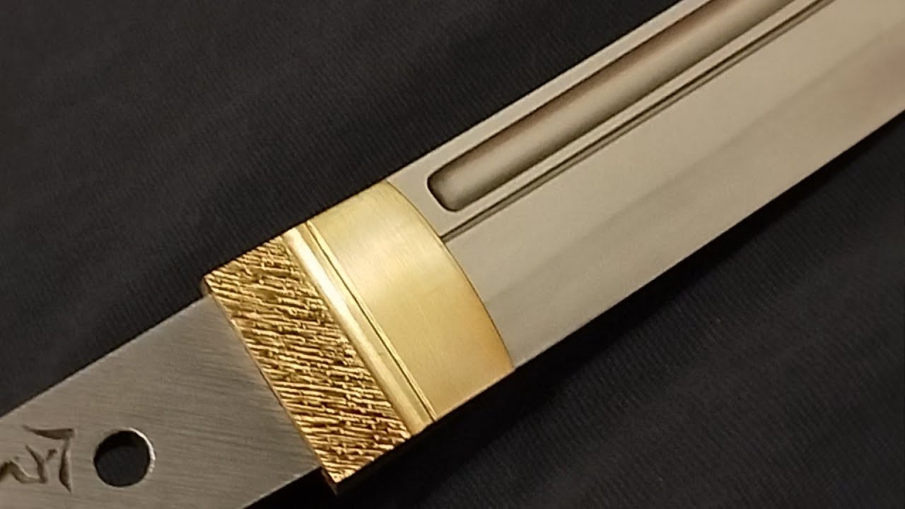 Два "бронебоя" и клюв баклана! Такая себе троица..... Yoroi-doshi and Unokubi-zukuri blades....