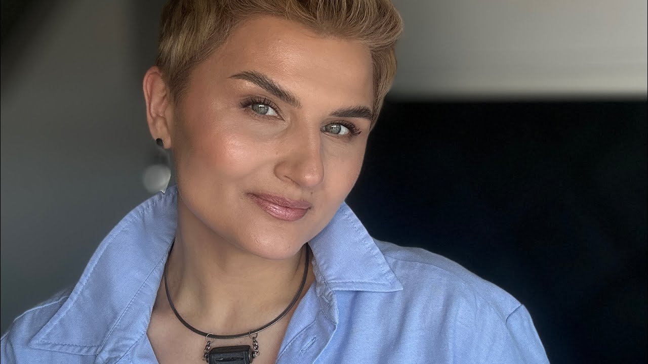 Как выглядеть моложе на 10 лет с помощью макияжа 💄
