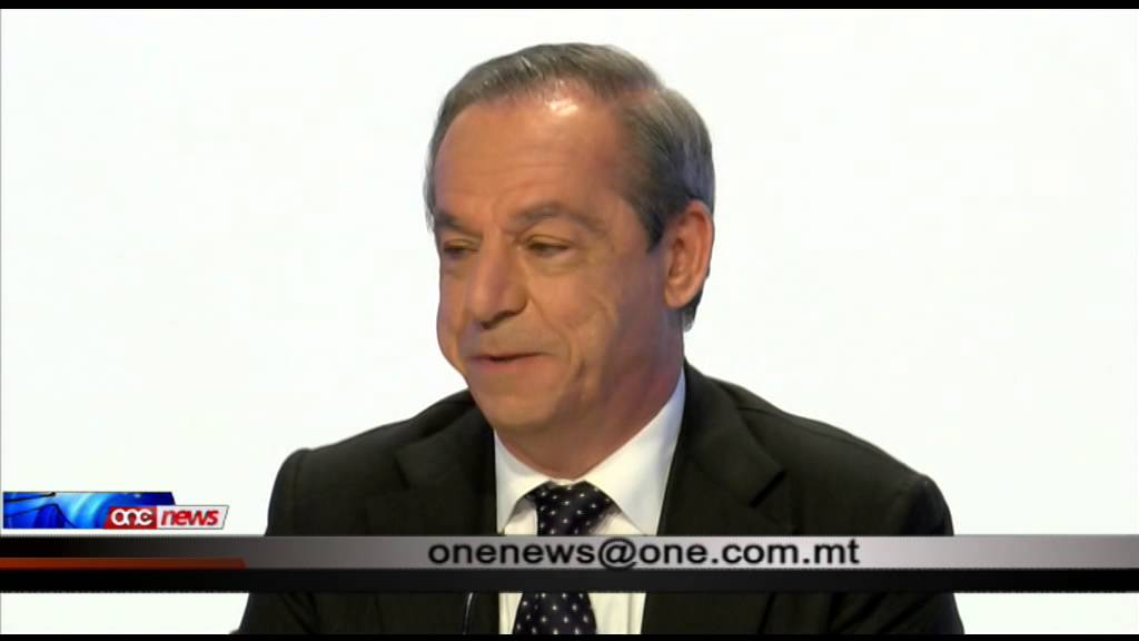 Gonzi kien mgħarraf b'kuntratt kontroversjali.