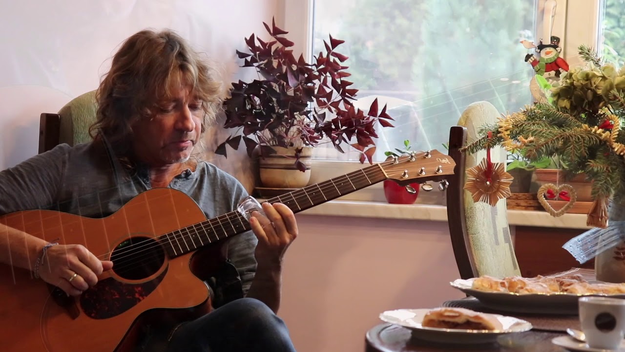HOW TO USE A FURCH GUITAR (In a Kitchen)