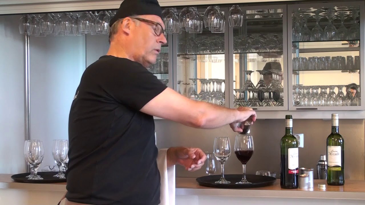 Tarjoilijan pikaopas, Kulmis: Juomien tarjoilu