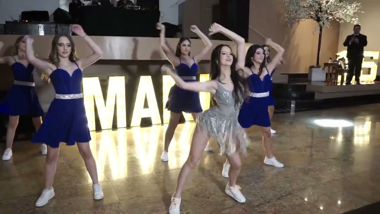 Abertura da Pista - Festa XV Anos - Marianne Oda